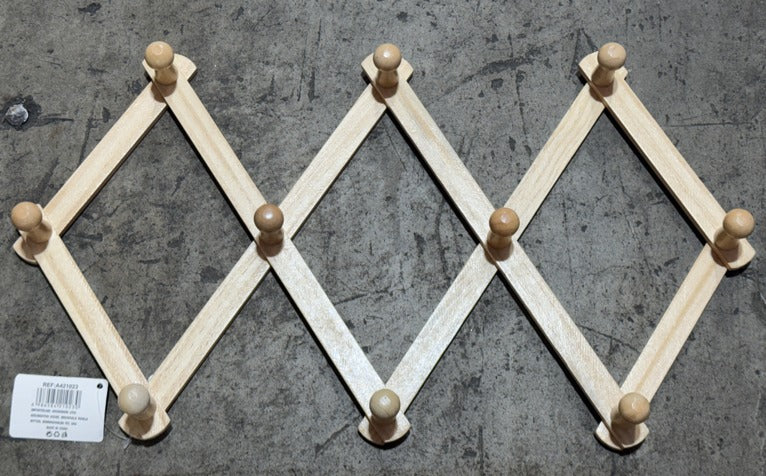 Expanding Wall Hanger