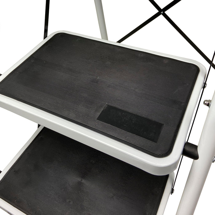 4 Step Ladder with Handrail
