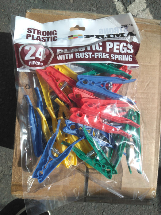 Plastic Clothes Pegs