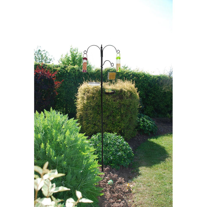 Traditional Bird Feeder Station