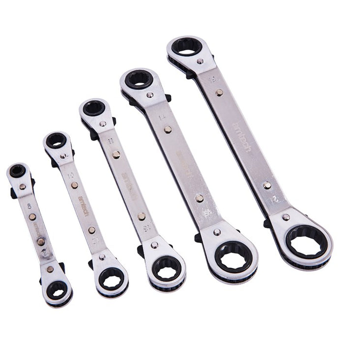 Ratchet Spanners