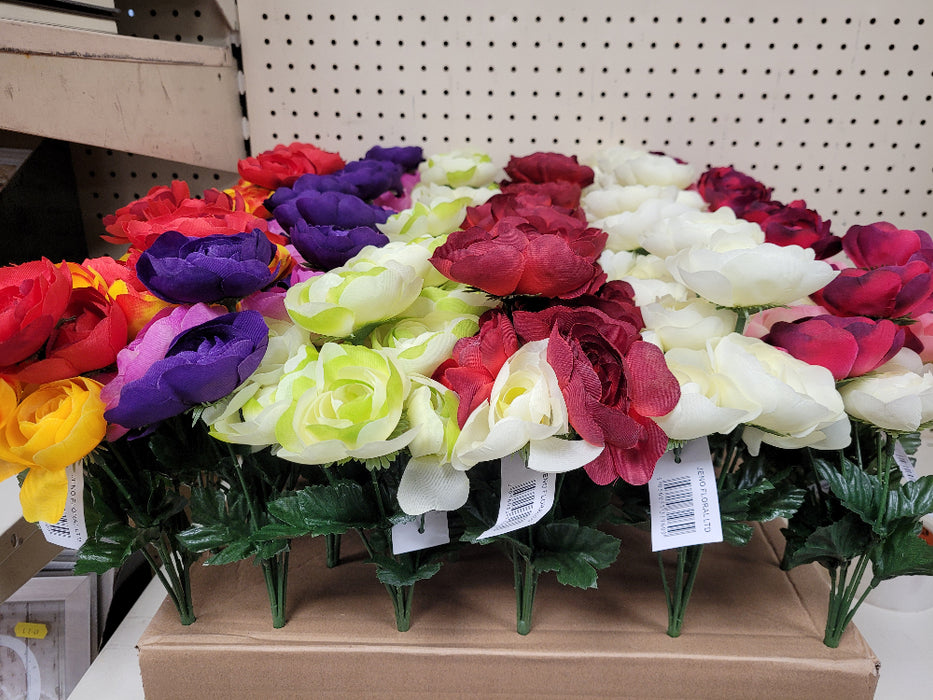 Ranunculus Bush - 5 for £10