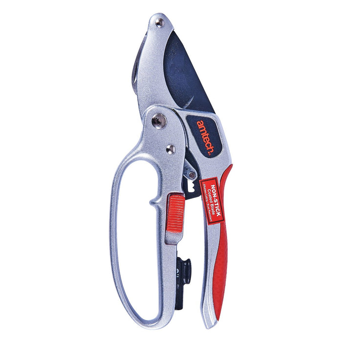 Pruner