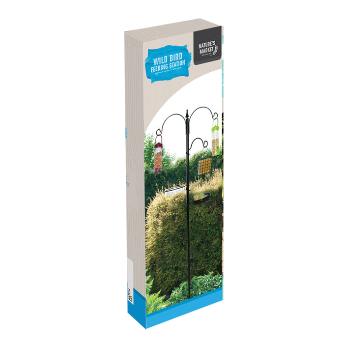 Traditional Bird Feeder Station